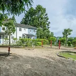Fh 30 Am Schloonsee 度假居
